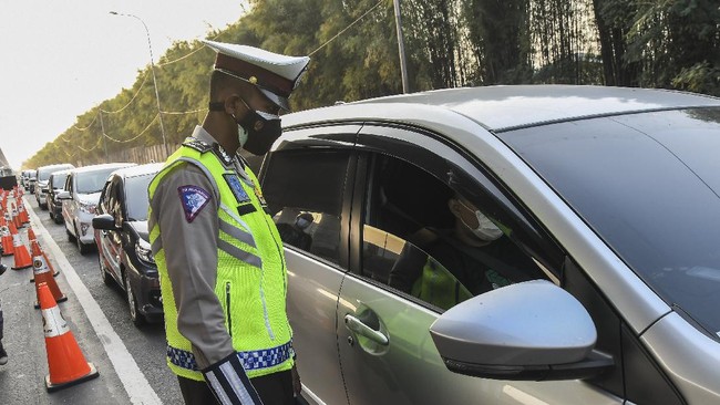 Lebih dari 100 jalur masuk ke Kota Medan akan ditutup mulai 31 Desember pukul 19.00 WIB. Tujuannya untuk mencegah mobilitas dan kerumunan saat tahun baru.