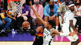 Menangi Gim Kelima, Bucks Unggul Atas Suns di Final NBA