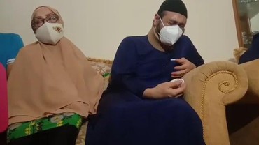 Tegas Gugat Cerai Noviana, Kini Ferry Irawan Nangis Saat Digugat Anggi