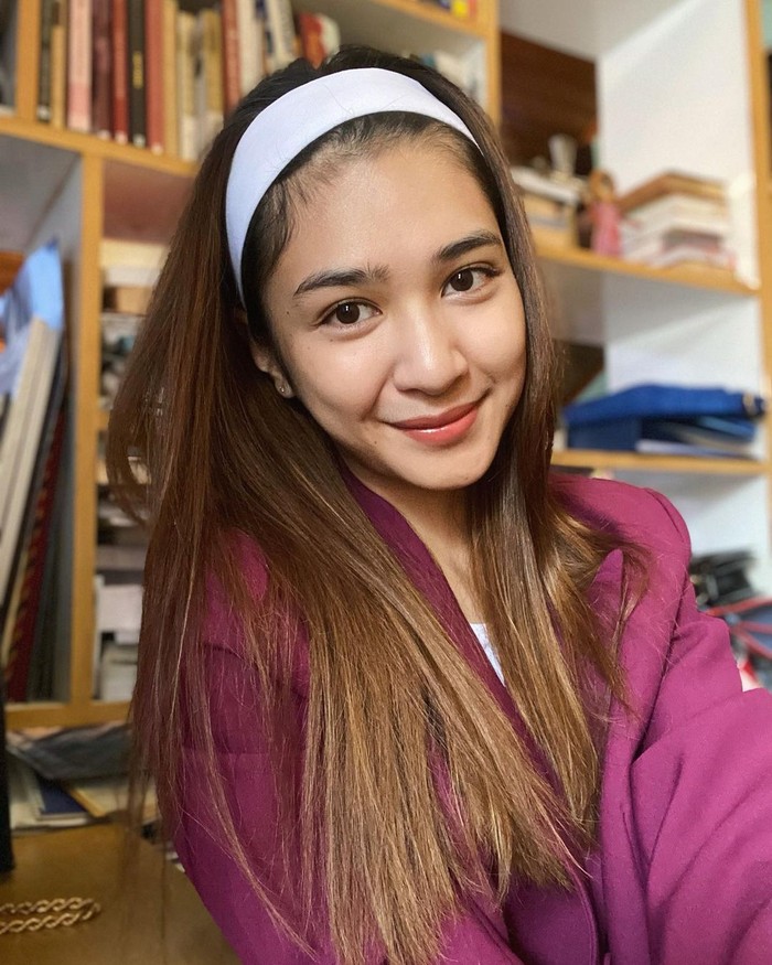 Mikha merasa bersyukur memiliki kesempatan untuk mengalami perjalanan singkat di Harvard University meskipun tidak secara fisik dapat berada di sana. Tapi ia bahagia karena mendapat pengalaman yang luar biasa. (Foto: Instagram.com/miktambayong)
