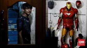 FOTO: 'Superhero' Mati Pendapatan Kala PPKM Darurat