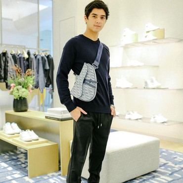 Al Ghazali Botak dan Berkumis, Bikin Netizen Terkejut dan Makin Jatuh Hati