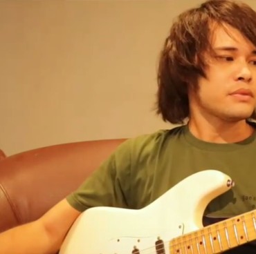 Butuh Uang Untuk Bertahan Hidup, Putra Deddy Dores Rela Jualan Celana