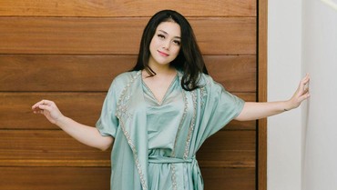 Celine Evangelista Disorot Saat Joget bareng Hotman Paris