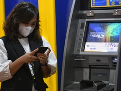 Bisa Pakai HP, Buka Rekening Nggak Perlu ke Kantor Bank Lagi