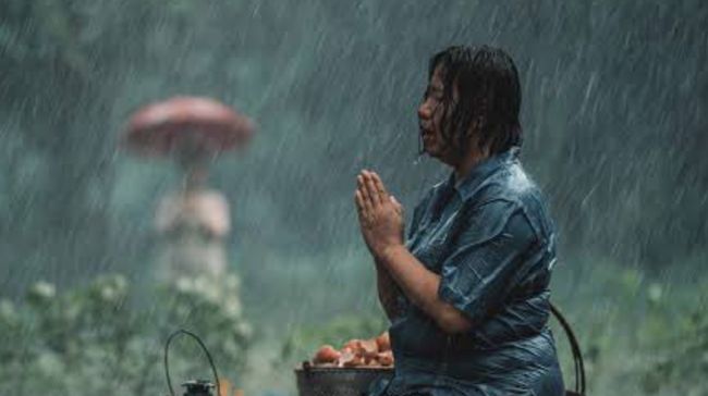Review film The Medium menilai kegilaan mulai terjadi jelang akhir tanpa henti. Beberapa hal menjadi catatan tapi tak mengganggu kenikmatan menonton.