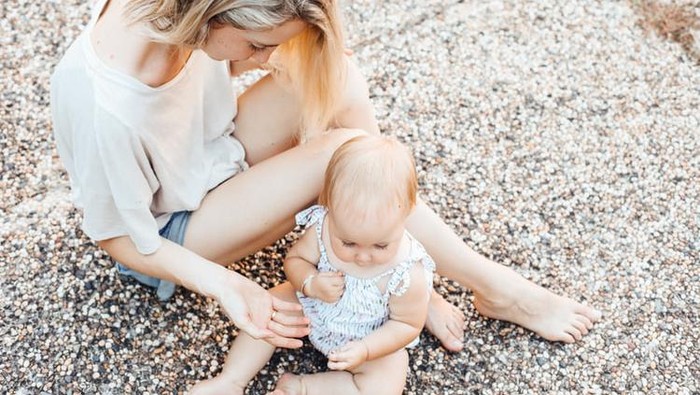 Jangan Gegabah! Begini Cara Efektif Atasi Anak Tantrum di Tempat Umum, Menurut Psikolog