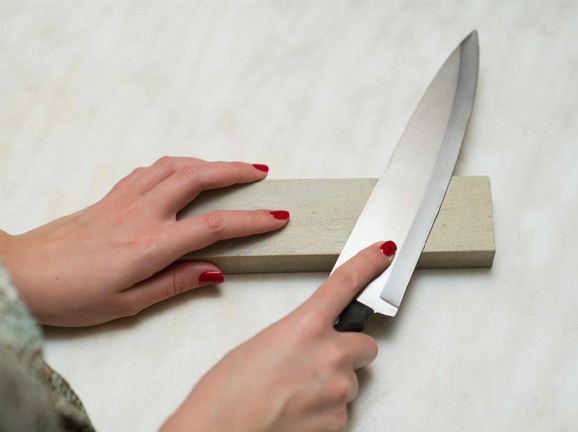 Pisau Dapur Cepat Tumpul? Kenali 3 Tipe Pengasah Ini Sebelum Beli