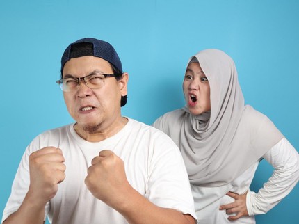 Rumah Tangga Diuji Saat Saya di-PHK & Harus Rawat Mertua, Jadi Kesal Lihat Muka Suami