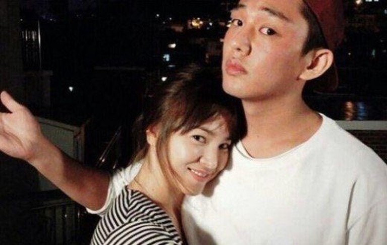 Intip Potret Bestfriend Goals Song Hye Kyo dan Yoo Ah In, Makin Langgeng! Persahabatan Song Hye Kyo dan Yoo Ah In memang sudah terjalin lama. Yuk kita intip kebersamaan mereka!