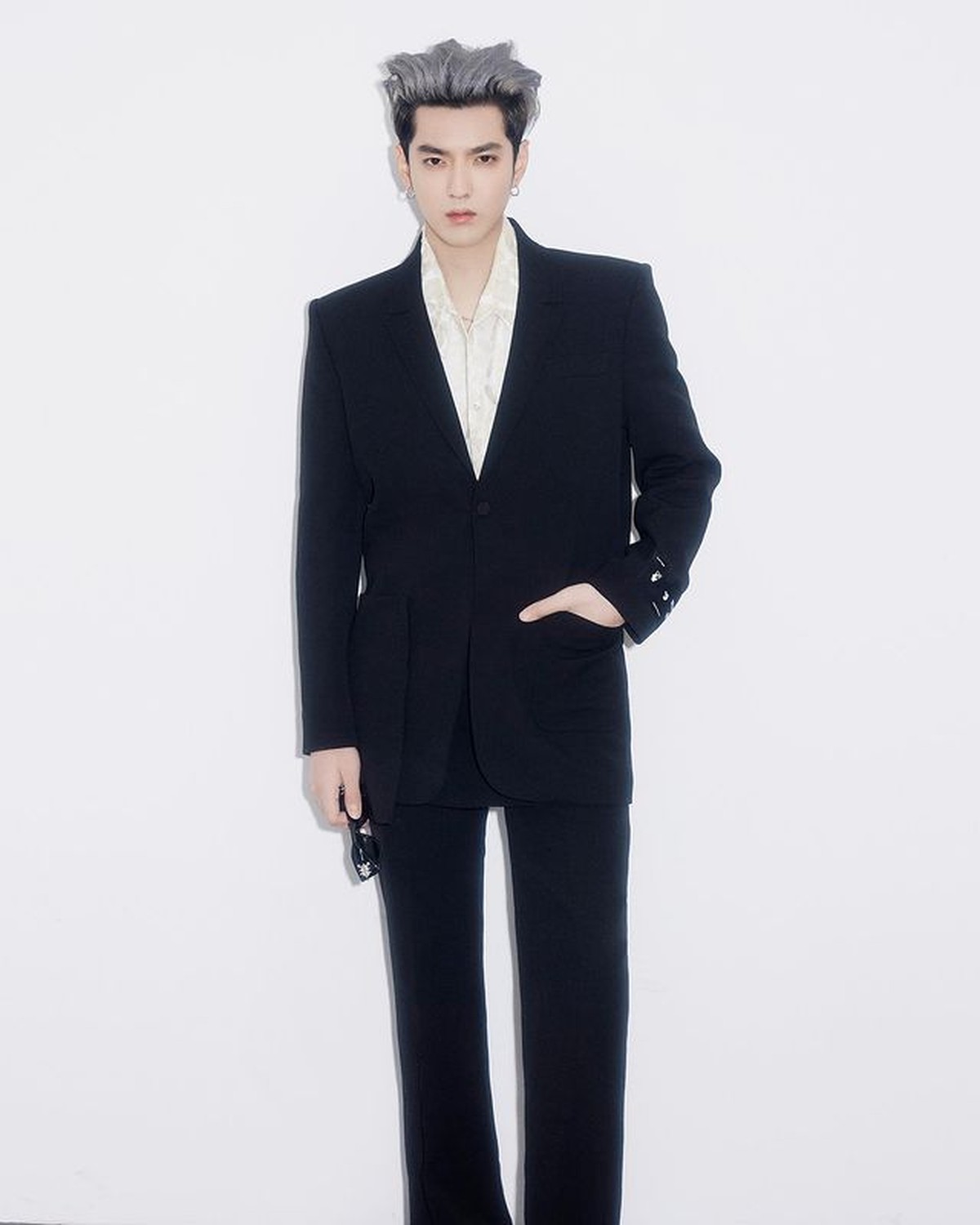 Eks personel EXO&comma; Kris Wu dituding melakukan pemerkosaan terhadap 30 gadis&comma; ada yang masih di bawah umur&period; Yuk intip potretnya&excl;