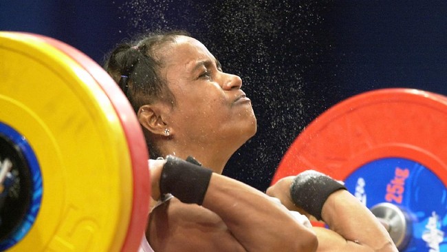 Raema Lisa Rumbewas memiliki sederet cerita mencengangkan dalam kariernya di angkat besi, termasuk saat meraih tiga medali Olimpiade.