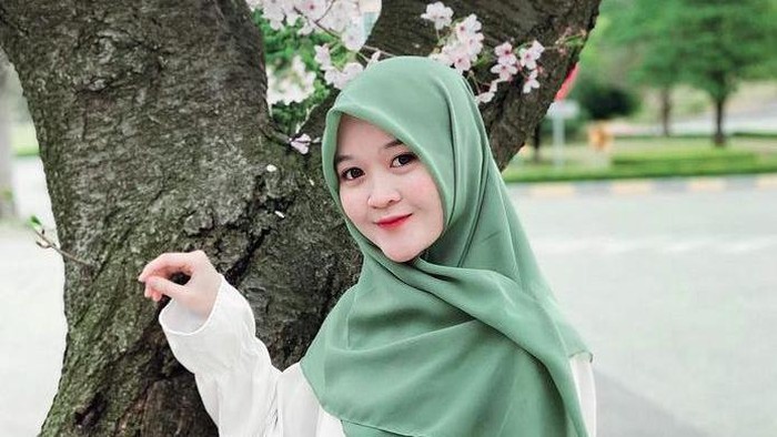 Mengaku Hobi Rebahan, Mahasiswi ITB Ini Berhasil Lulus Cum Laude! Simak Kisahnya