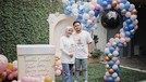 Momen Keseruan Gender Reveal Party Anak Kesha Ratuliu dan Adhi Permana Kesha Ratuliu dan Adhi Permana sang suami merayakan gender reveal party anak pertama mereka. Yuk kita intip momen serunya!