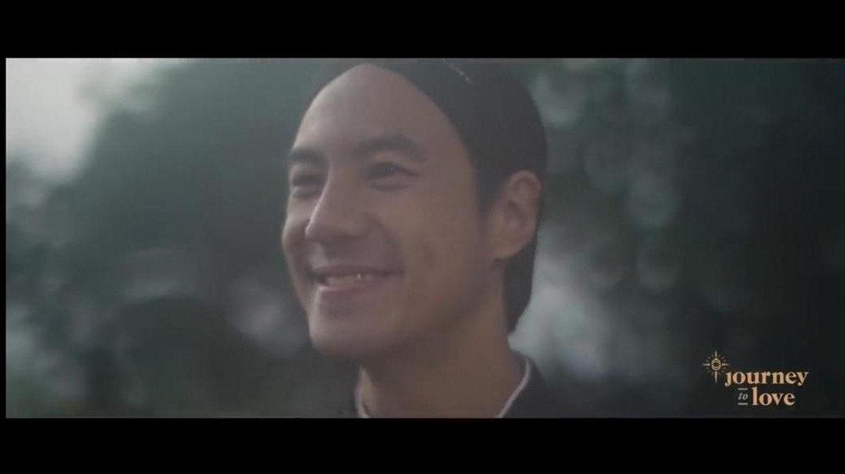 Setelah 10 tahun menikah&comma; Daniel Mananta dan Viola mengucap ulang janji pernikahan mereka di Borobudur&period; Yuk intip&excl;