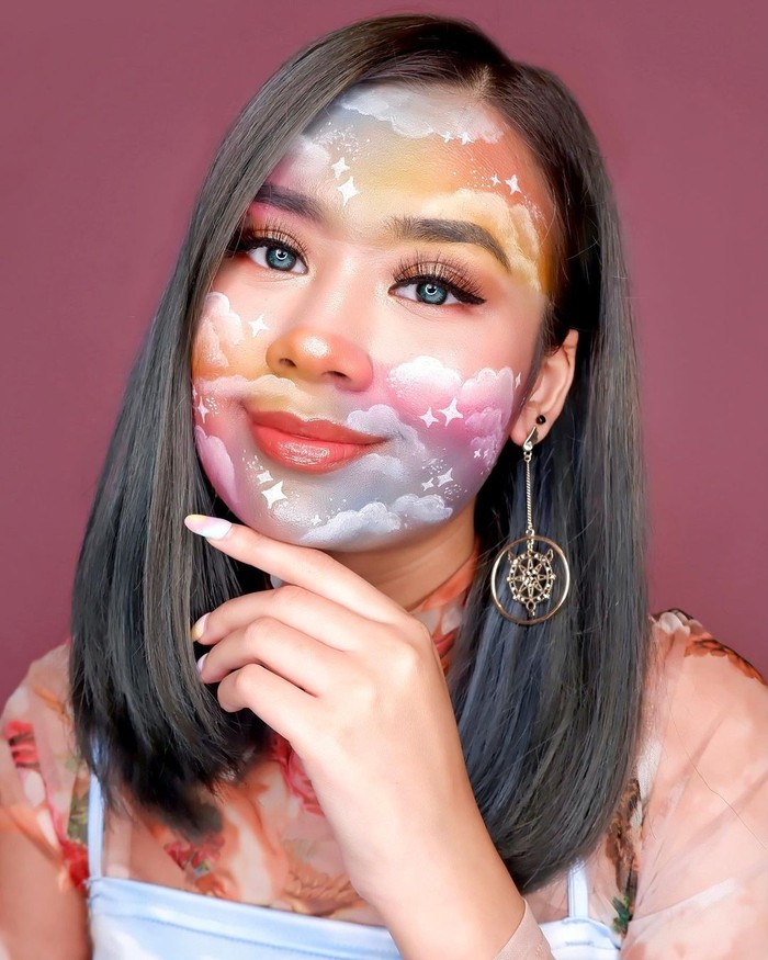 Nadya mulai memposting make up disertai dengan gambar di instagram pada tahun 2018. Setelah itu, Nadya semakin berani untuk berkreasi di wajahnya. Kali ini terinpirasi dari @dom.skii (foto: makeup karakter awan / sumber: instagram.com/nadyasmeen)