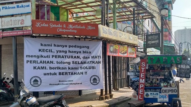 Pemerintah mengaku BLT sebesar Rp1,2 juta untuk 1 juta pelaku usaha mikro (UKM) dan PKL sedang difinalisasi dan regulasinya sudah disiapkan.