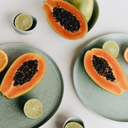 Bukan Cuma untuk Kesehatan, Ini 3 Manfaat Biji Pepaya yang Baik untuk Acne Prone!