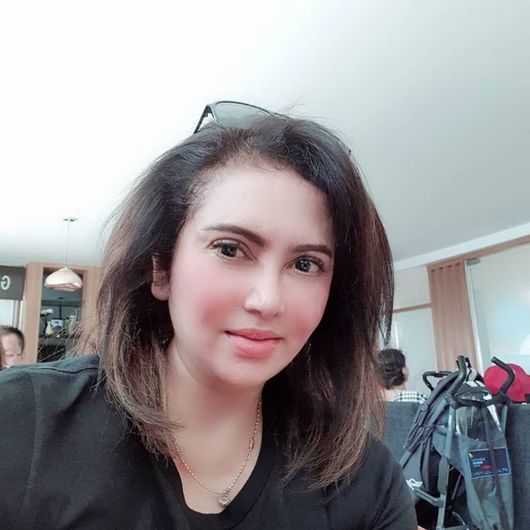 Potret Anggi Novita Istri Ferry Irawan yang Tengah Jadi Sorotan Kisruh rumah tangga Ferry Irawan dan Anggi Novita semakin memanas. Anggi membeberkan aib sang suami. Yuk kita intip potretnya!