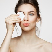 Miliki Kulit Sensitif? Ini Rekomendasi Produk Eksfoliasi yang Cocok Untukmu