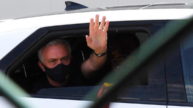 Mourinho kembali ke tempat pencapaian terbesarnya dalam dunia kepelatihan saat ia berupaya menggagalkan misi Inter Milan rebut gelar Liga Italia, Sabtu (23/4).