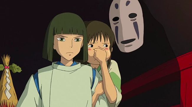 Sebagian penikmat film dan pecinta anime menilai bahwa film Spirited Away yang digarap Studio Ghibli ini dipuji berlebihan.