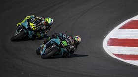 CEO Petronas Yamaha: Rossi Tak Lambat, Rider Muda Lebih Cepat