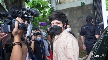 img-title Bagikan Uang Langsung ke Rumah Warga, Atta Halilintar: Bikin Candu