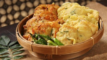 ORANG INDONESIA MAKAN CABAI RAWIT LANGSUNG TANPA DIMASAK