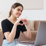 Jatuh Cinta Sama Teman Baik Sendiri? Zodiak Ini Cenderung Sering Melakukannya!