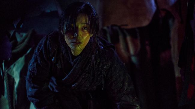 Kingdom: Ashin of the North juga mengajak penonton melihat awal mula dari saengsacho, tumbuhan yang mampu membangkitkan orang mati tapi berlaku seperti zombi.