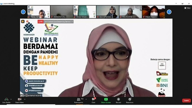 Kemnaker menggelar webinar sebagai upaya peningkatan kerja dan inovasi, juga bentuk kepedulian terhadap kesehatan fisik dan psikis pegawai di tengah pandemi.