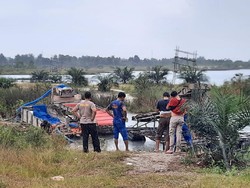 Polisi Tangkap 4 Penambang Pasir Timah Ilegal di Babel