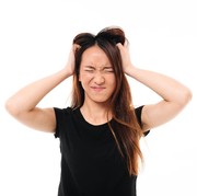 Jerawat di Kulit Kepala, Kok Bisa? Ternyata Ini 4 Penyebab Utamanya!