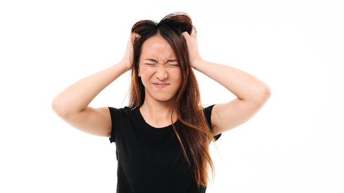 Jerawat di Kulit Kepala, Kok Bisa? Ternyata Ini 4 Penyebab Utamanya!