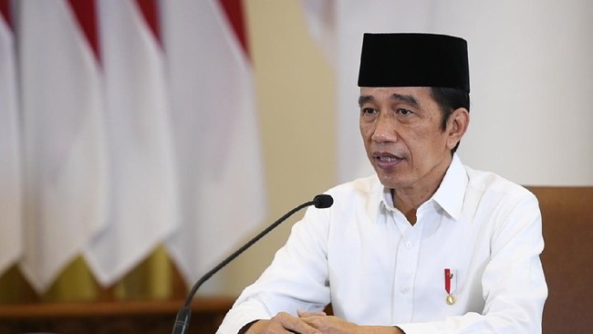 Presiden Jokowi mengucapkan selamat menunaikan ibadah puasa Ramadhan 1443 H. Jokowi bersyukur umat muslim tahun ini dapat melaksanakan salat Tarawih berjemaah.
