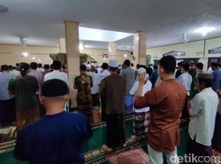 Antusiasme Warga di Ciamis Salat Idul Adha Berjamaah saat PPKM Darurat