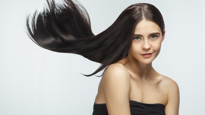 Di Rumah Aja Juga Bisa Bikin Rambut Rusak! Ini Aturan Perawatan Rambut Agar Tetap Sehat