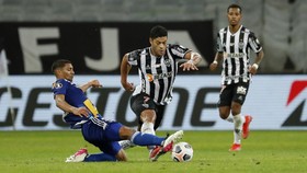 Kericuhan di Brasil: Pemain Adu Jotos dan Saling Tendang, Hulk Ikutan