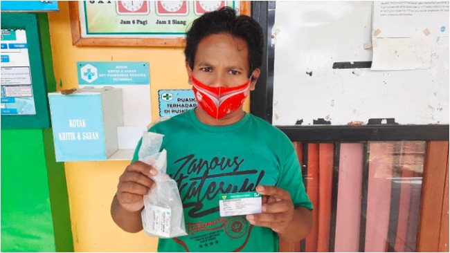 Tarsun, petani asal Kabupaten Morowali, mengungkapkan kelegaan menjadi peserta JKN-KIS yang mempermudahnya mendapatkan layanan kesehatan tanpa dipungut biaya.