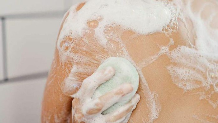 Malas Mandi Saat WFH? Bukan Cuma Bau Badan, Ternyata Ada Dampak Buruknya bagi Kesehatan! Malas Mandi Saat WFH? Bukan Cuma Bau Badan, Ternyata Ada Dampak Buruknya bagi Kesehatan!