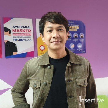 Persiapan Delon Thamrin dan Istri Jelang Imlek 2022