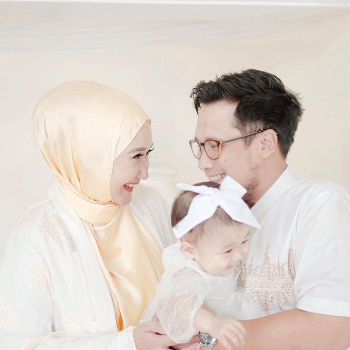 <p>Kita doakan semoga Rumaisha tumbuh menjadi anak yang membanggakan kedua orang tua dan selalu diberi kesehatan serta kebahagiaan ya, Bunda. (Foto: Instagram @dianpelangi)</p>