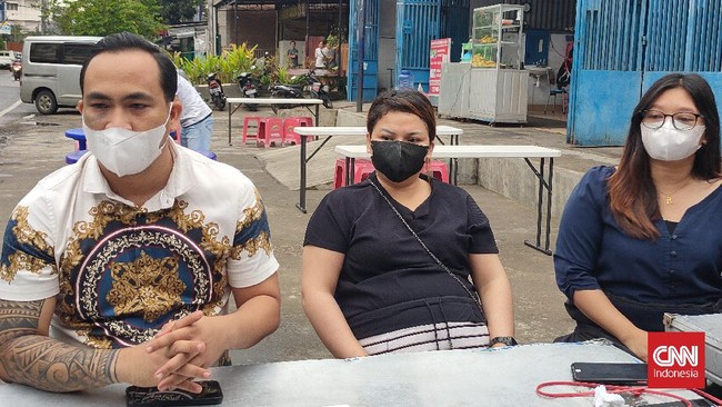 Pasutri yang menjadi korban kekerasan petugas Satpol PP di Gowa dilaporkan balik oleh ormas dengan tuduhan hoaks soal kehamilan.