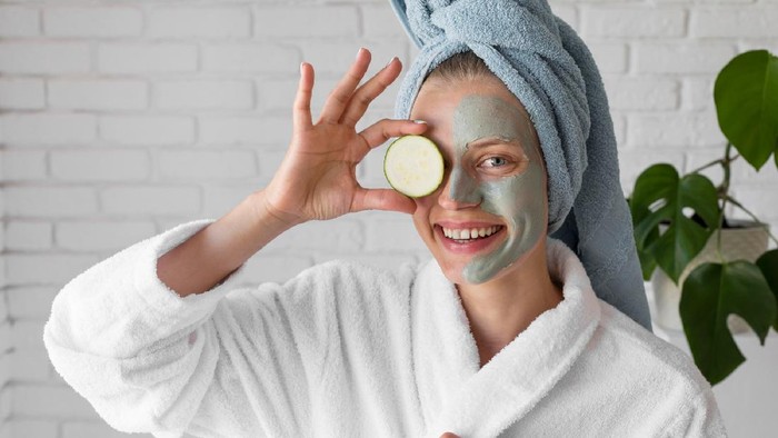 5 Hal yang Perlu Diperhatikan Saat Pakai Masker Organik, Catat Yuk!
