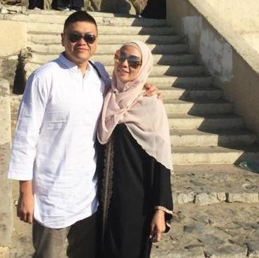 Punya Suami Mualaf & Bertato, Fitri Sahulteru Ketakutan Tunaikan Umrah