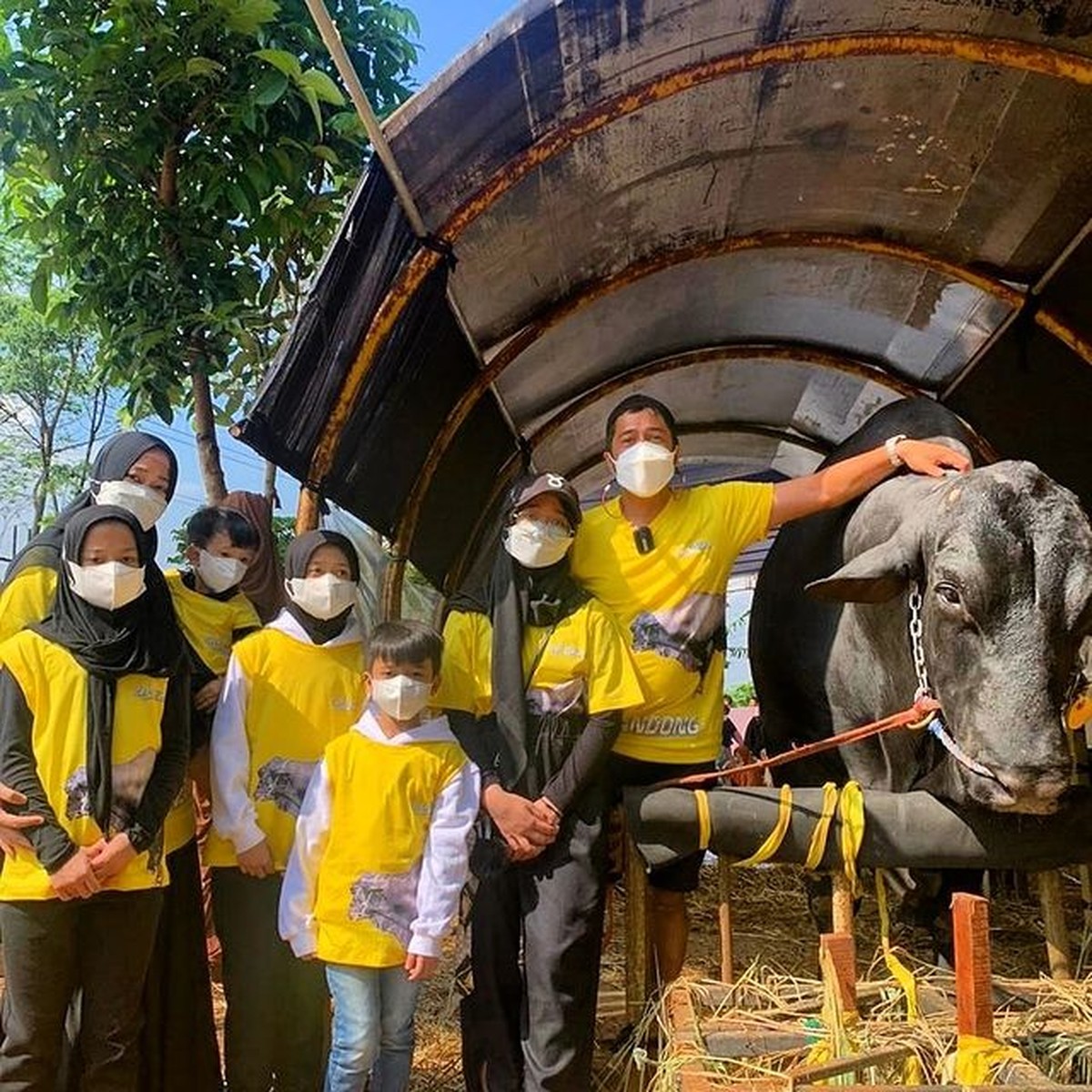 Ini adalah potret sederet artis Tanah Air merayakan hari Raya Idul Adha dengan cara dan gaya masing-masing&period; Yuk intip&excl;