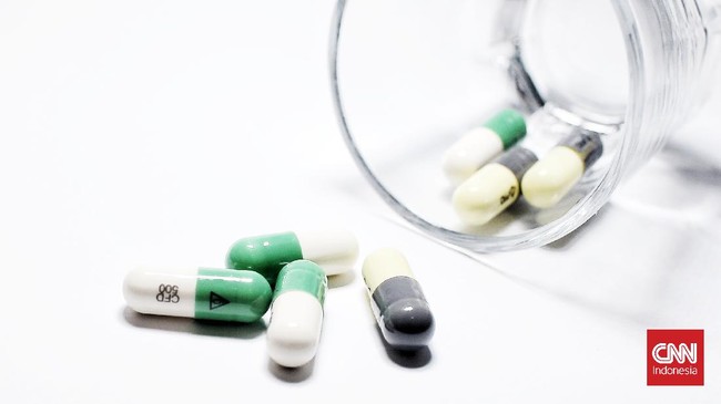 China mulai menjual obat Covid-19 buatan dalam negeri yakni Azvudine yang dikembangkan Genuine Biotech Ltd dan dibanderol seharga Rp659 ribu per botol.