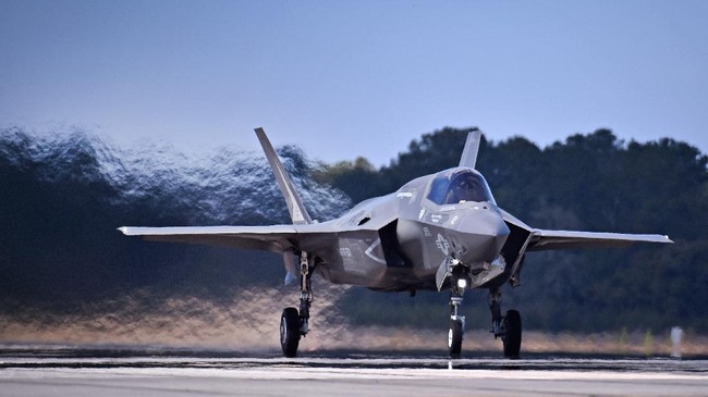 FILE - SEPTEMBER 28: It was reported than an F-35 U.S. military plane has crashed near the Marine Corps Air Station in Beaufort, South Carolina. According to the Beaufort County Sheriff's Office, the pilot ejected safely. BEAUFORT, SC - MARCH 07: (EX