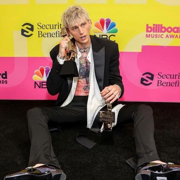 Lirik Lagu Let You Go - Machine Gun Kelly